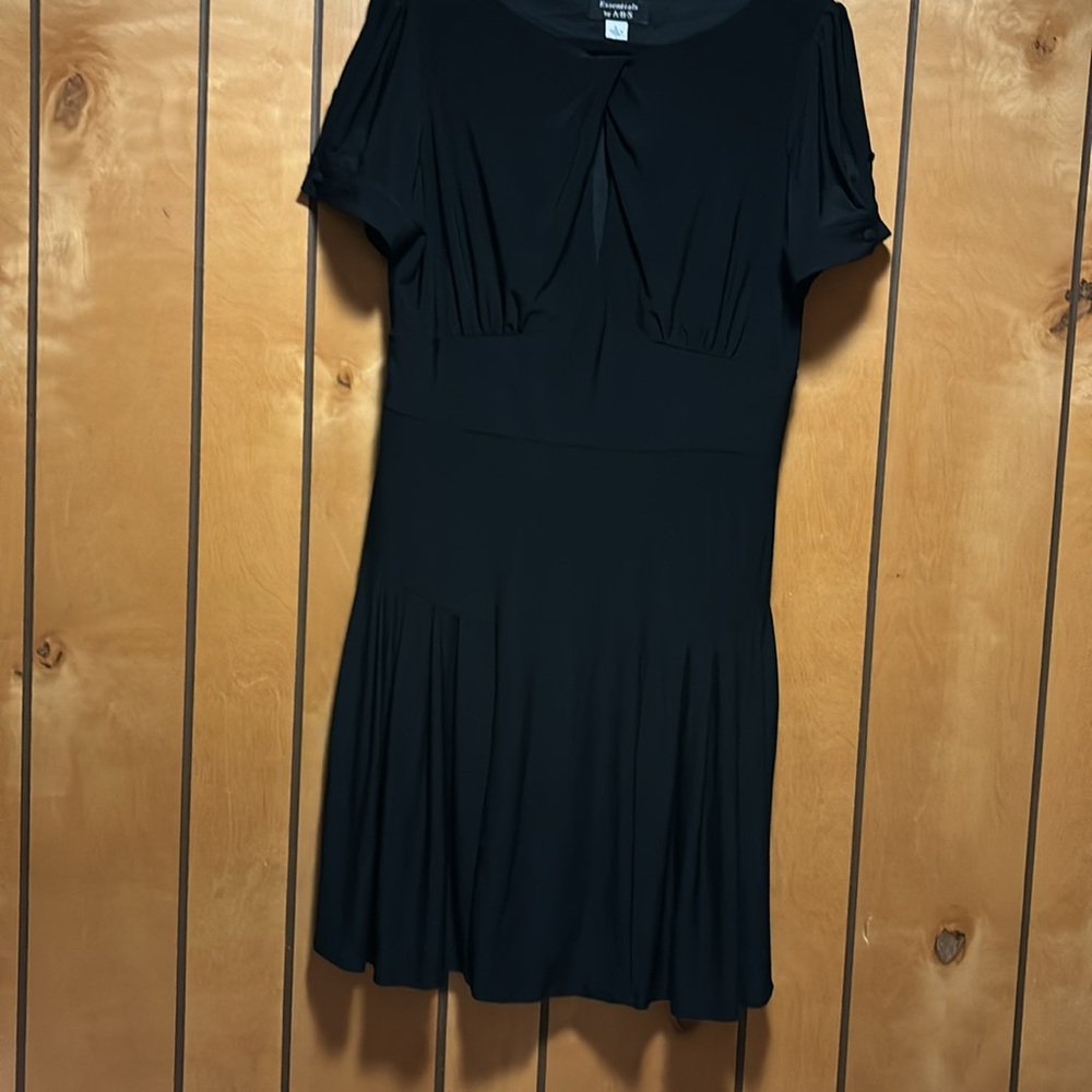 ESSENTIALS by A-B-S LITTLE BLACK DRESS. WOMENS LARGE, with side zipper.